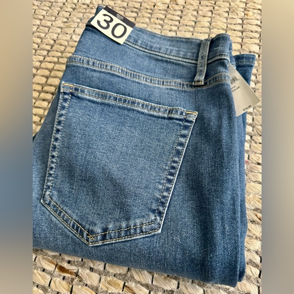 NWT ❤️ Gap Mid Rise Stretch Bootcut Jeans, size 30 - Picture 3 of 7